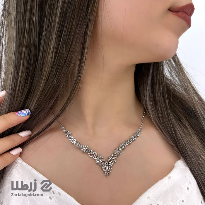 گردنبند طرح گل برگ طلا سفید کد N6396 گردنبند طرح گل برگ طلا سفید کد N6396