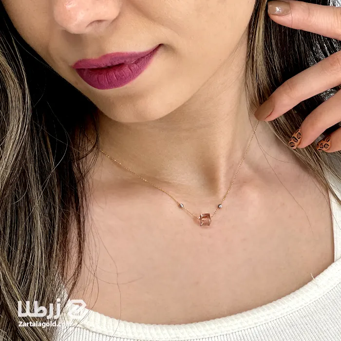 گردنبند طلا طرح مربع سواروسکی کد N6680 گردنبند طلا طرح مربع سواروسکی کد N6680