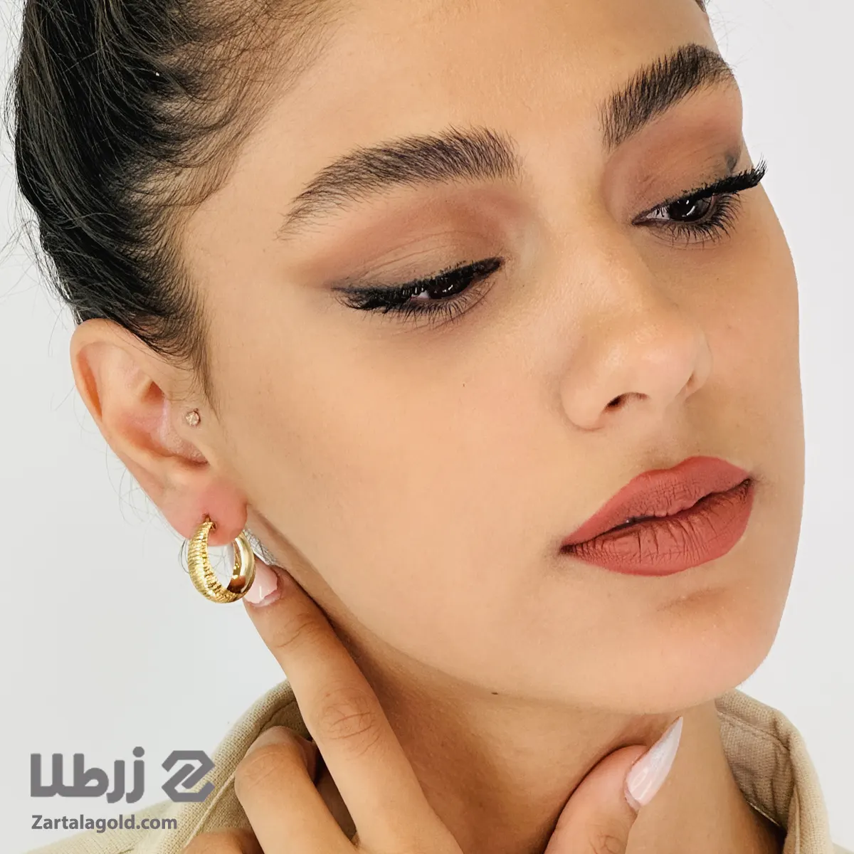 گوشواره حلقه ای گرد تراش دار بزرگ گوشواره حلقه ای گرد تراش دار بزرگ